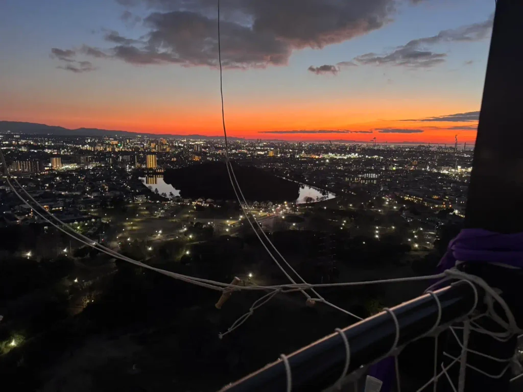 世界遺産の夜景を約100m上空から